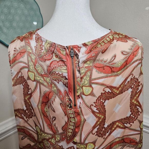 Floral Paisley Sleeveless Top - Picture 5 of 9